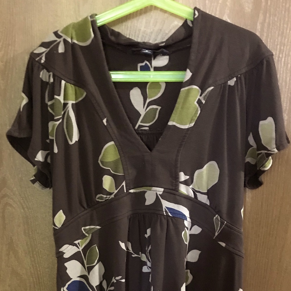 3 FOR $20 Banana Republic t-shirt